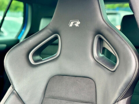 Volkswagen Golf R 2.0 DSG (Wingback) DCC 12