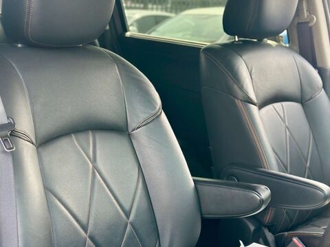 Nissan Elgrand HIGHWAY STAR 3.5 V6 41