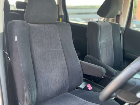 Toyota Vellfire 3.5 V6 4WD ELECTRIC DISABILITY SEAT+4WD+GRADE 4B+RARE 4