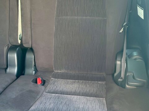 Toyota Alphard 3.5 V6 8 SEATER 22