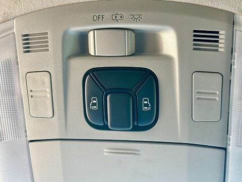 Toyota Alphard 3.5 V6 8 SEATER 29