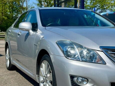 Toyota Crown 3.5 Hybrid Special Edition 5dr 4