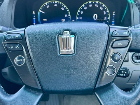 Toyota Crown 3.5 Hybrid Special Edition 5dr 31
