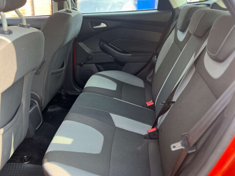 Ford Focus 1.6 Focus Zetec 105 5dr 19
