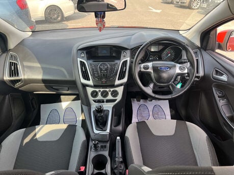 Ford Focus 1.6 Focus Zetec 105 5dr 3