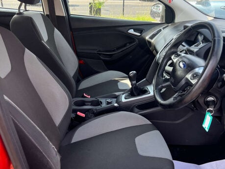 Ford Focus 1.6 Focus Zetec 105 5dr 1