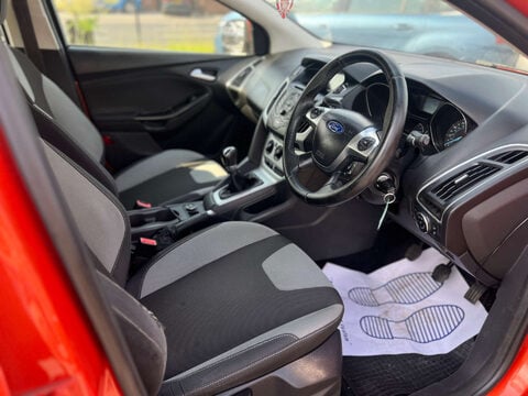 Ford Focus 1.6 Focus Zetec 105 5dr 12