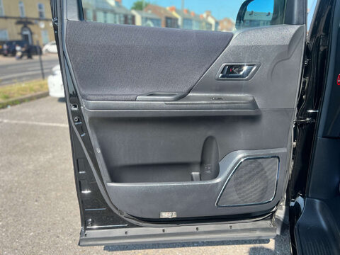Toyota Alphard TWIN SUNROOF+LOWERED SUSPENSION+8 SEATER 38