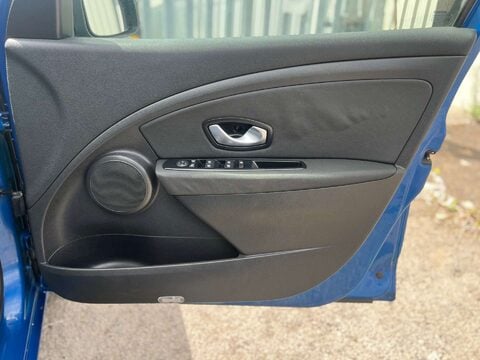 Renault Megane 1.6 Megane Expression VVT 100 5dr 30