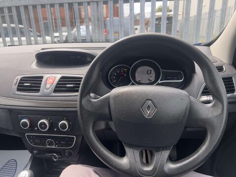 Renault Megane 1.6 Megane Expression VVT 100 5dr 2