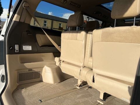Toyota Alphard 3.0 V6 8 TWIN SUNROOFS 8 SEATER ULEZ AUTOMATIC 24