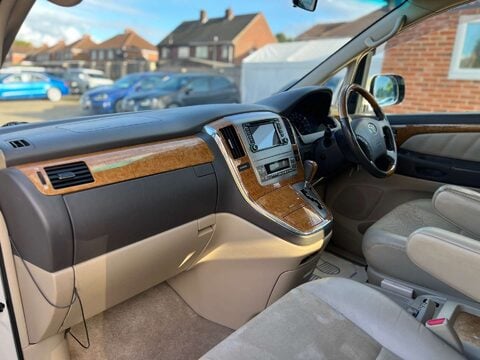 Toyota Alphard 3.0 V6 8 TWIN SUNROOFS 8 SEATER ULEZ AUTOMATIC 28