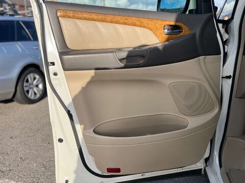 Toyota Alphard 3.0 V6 8 TWIN SUNROOFS 8 SEATER ULEZ AUTOMATIC 36