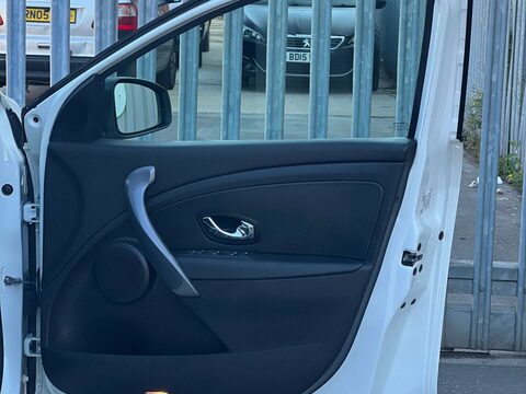 Renault Megane 1.5 Megane Dynamique Nav dCi 5dr 39
