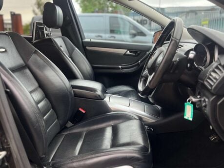 Mercedes-Benz R Class 3.0 R350 CDi 4Matic Auto 4WD 5dr 1