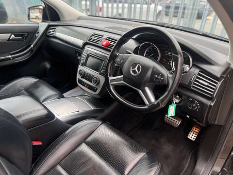Mercedes-Benz R Class 3.0 R350 CDi 4Matic Auto 4WD 5dr 4