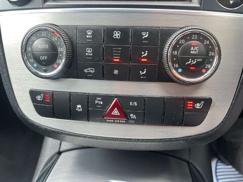 Mercedes-Benz R Class 3.0 R350 CDi 4Matic Auto 4WD 5dr 44