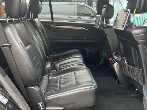 Mercedes-Benz R Class 3.0 R350 CDi 4Matic Auto 4WD 5dr 49