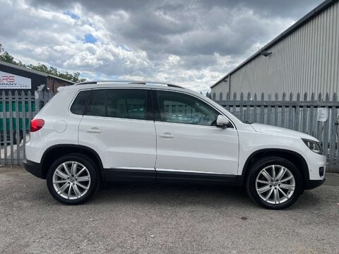 Volkswagen Tiguan 2.0 Tiguan Sport TDI BlueMotion Technology 5dr 10