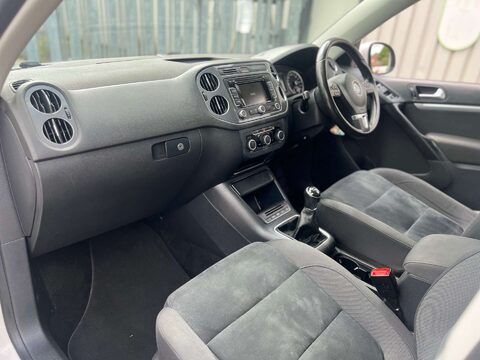 Volkswagen Tiguan 2.0 Tiguan Sport TDI BlueMotion Technology 5dr 15