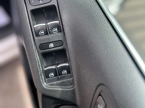 Volkswagen Tiguan 2.0 Tiguan Sport TDI BlueMotion Technology 5dr 26