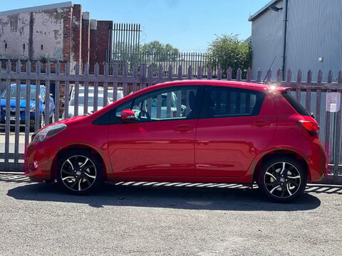 Toyota Yaris 1.3 Yaris Sport VVT-i 5dr 8