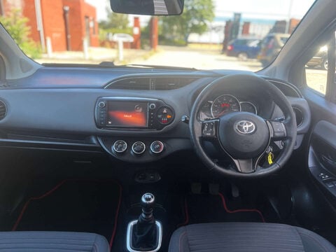 Toyota Yaris 1.3 Yaris Sport VVT-i 5dr 16