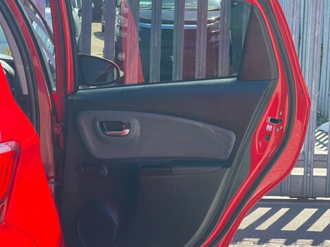 Toyota Yaris 1.3 Yaris Sport VVT-i 5dr 46