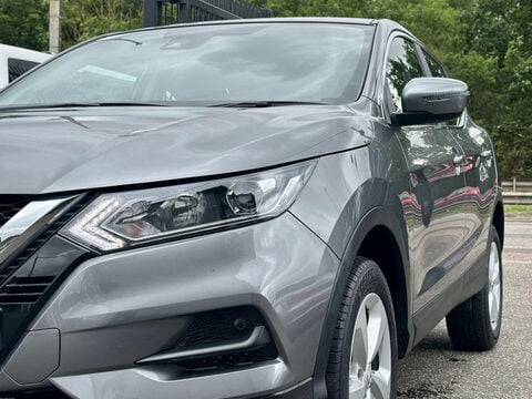 Nissan Qashqai 1.3 Qashqai Acenta Premium DiG-T 5dr 4