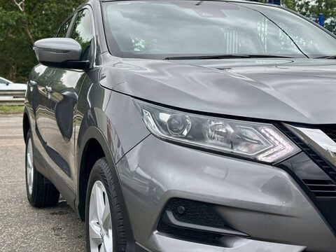Nissan Qashqai 1.3 Qashqai Acenta Premium DiG-T 5dr 8