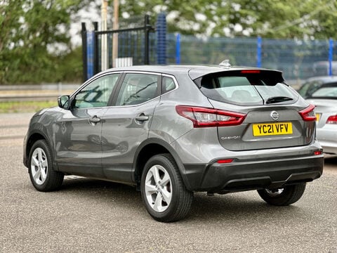Nissan Qashqai 1.3 Qashqai Acenta Premium DiG-T 5dr 9