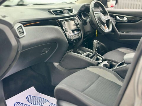 Nissan Qashqai 1.3 Qashqai Acenta Premium DiG-T 5dr 22