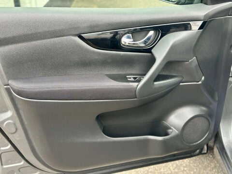 Nissan Qashqai 1.3 Qashqai Acenta Premium DiG-T 5dr 52