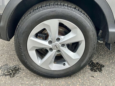 Nissan Qashqai 1.3 Qashqai Acenta Premium DiG-T 5dr 57