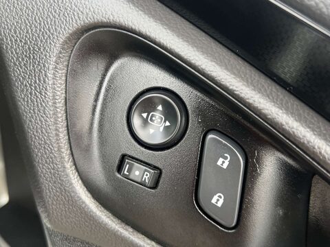 Vauxhall Insignia 2.0 Insignia SRi Nav CDTi ecoFLEX S/S 5dr 32