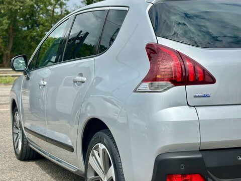 Peugeot 3008 1.6 3008 Allure Blue HDi S/S Auto 5dr 32