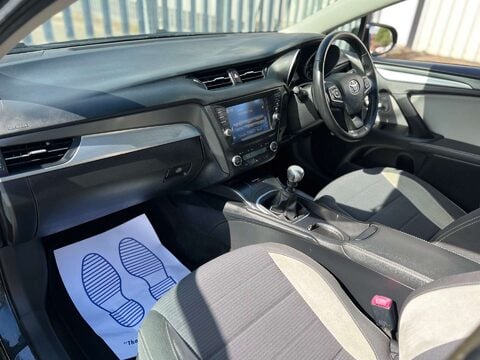 Toyota Avensis 2.0 Avensis Business Edition D-4D 5dr 21