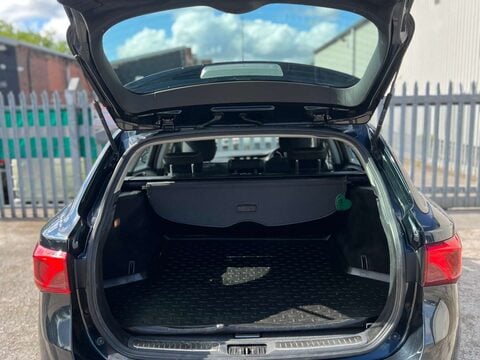 Toyota Avensis 2.0 Avensis Business Edition D-4D 5dr 39