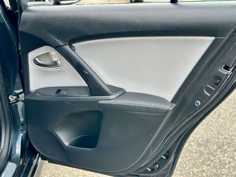 Toyota Avensis 2.0 Avensis Business Edition D-4D 5dr 45