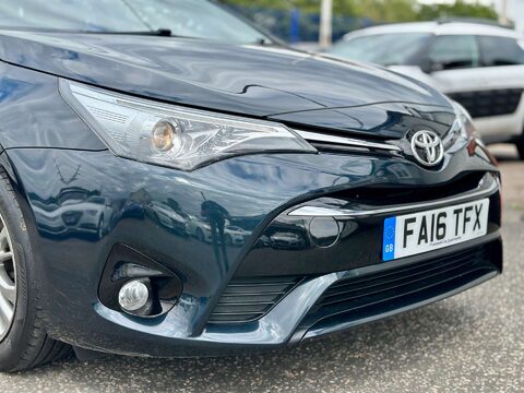 Toyota Avensis 2.0 Avensis Business Edition D-4D 5dr 9