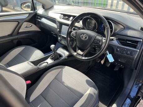 Toyota Avensis 2.0 Avensis Business Edition D-4D 5dr 1