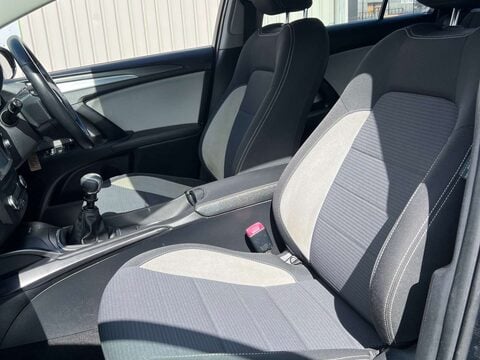 Toyota Avensis 2.0 Avensis Business Edition D-4D 5dr 22