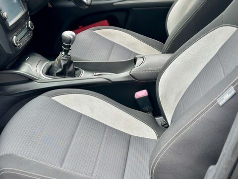 Toyota Avensis 2.0 Avensis Business Edition D-4D 5dr 43