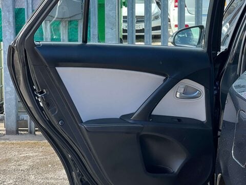 Toyota Avensis 2.0 Avensis Business Edition D-4D 5dr 56