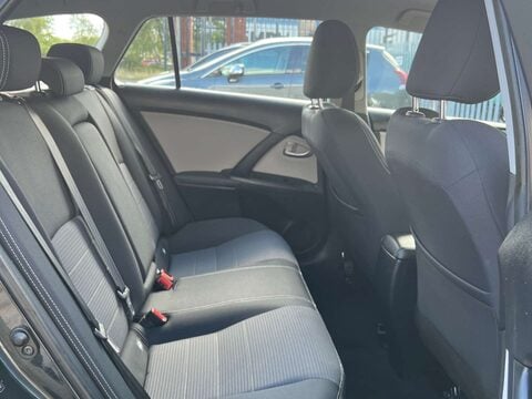 Toyota Avensis 2.0 Avensis Business Edition D-4D 5dr 27