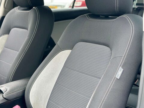 Toyota Avensis 2.0 Avensis Business Edition D-4D 5dr 28