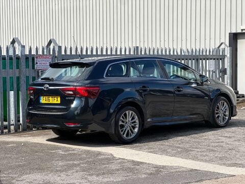 Toyota Avensis 2.0 Avensis Business Edition D-4D 5dr 9