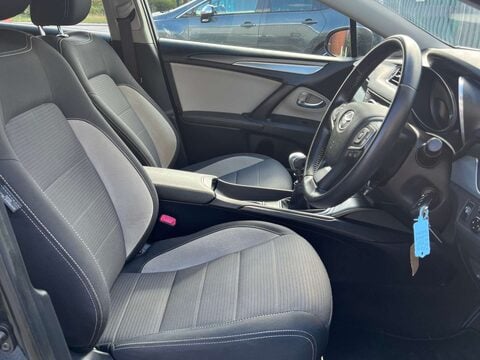 Toyota Avensis 2.0 Avensis Business Edition D-4D 5dr 17