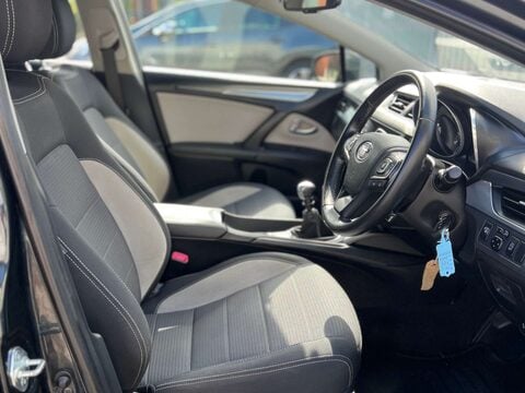 Toyota Avensis 2.0 Avensis Business Edition D-4D 5dr 4