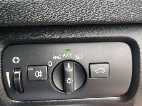 Volvo V40 2.0 V40 R-Design Nav+ D2 5dr 31